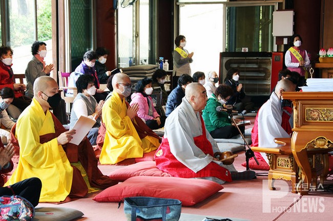 A light moment of the Vesak ceremony overseas